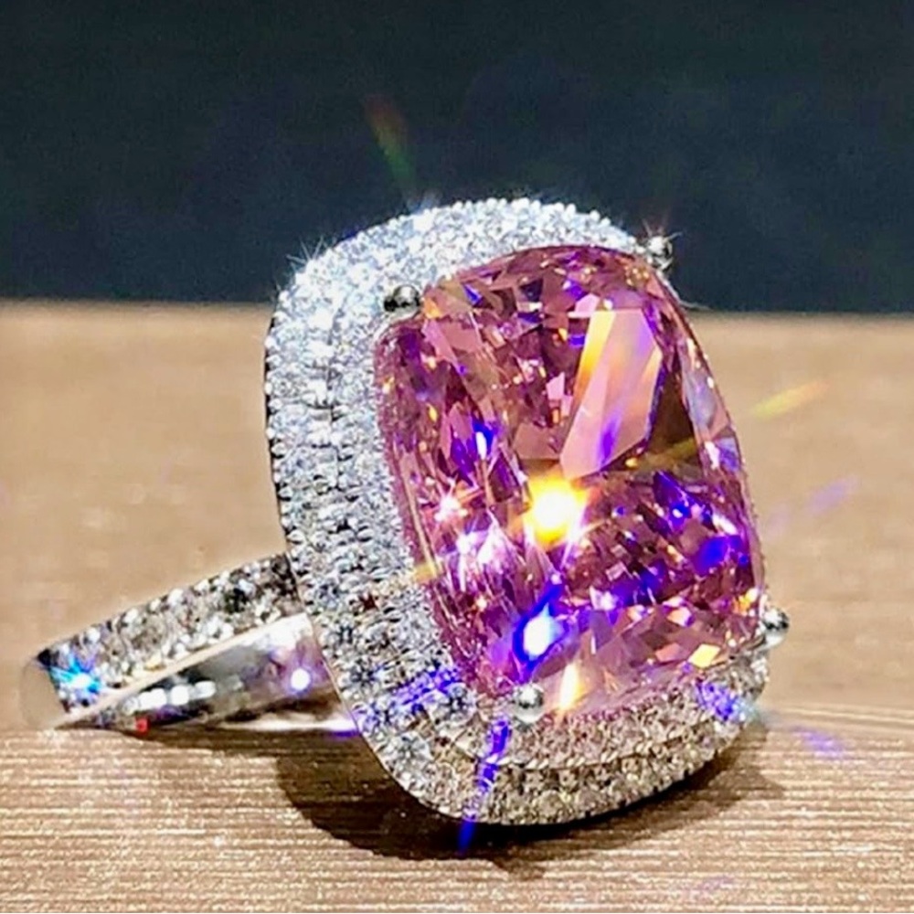 NWT Elegant Pink and Silver Women's Ring